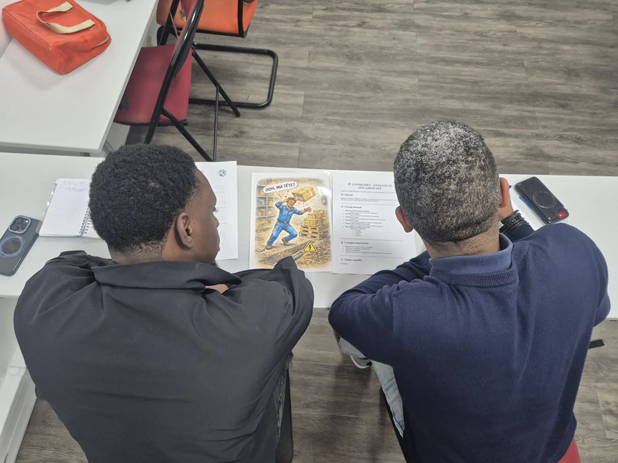 Stagiaires SST en analyse de scénario d'accident du travail